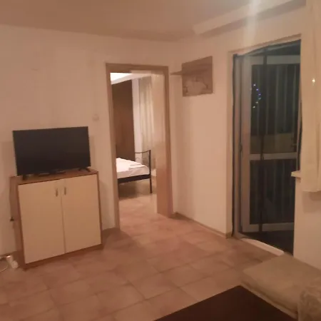 Entire House With Private Garden And Garage Дом отдыха *