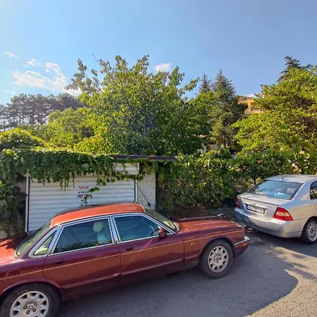 Entire House With Private Garden And Garage * Солнечный берег
